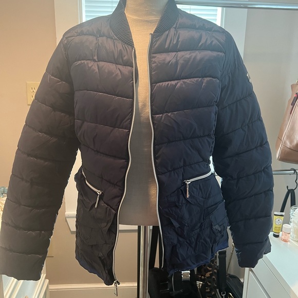 Tahari jacket never worn - Picture 2 of 4